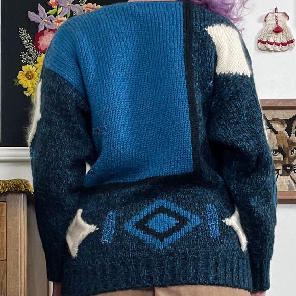 Vintage Deep V Neck Teal Sweater, 1980s Graphic Pop Art Cozy Pullover, Sz S-M - Picture 7 of 11